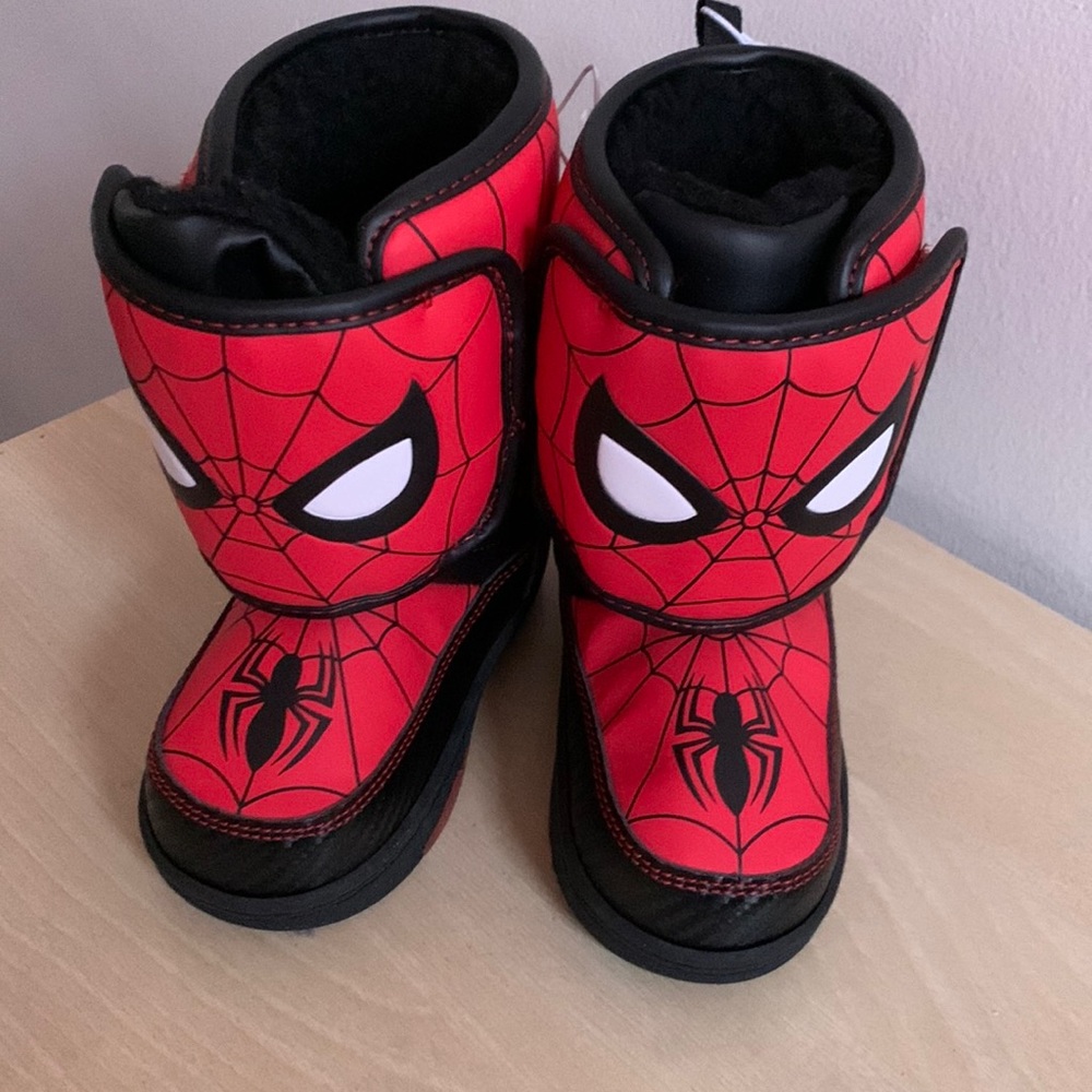 Baby Boy Spider Man Boots Size 7 Light Up Red